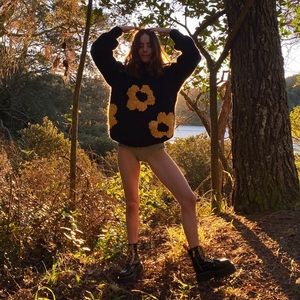 The knitter - Whoopsie Daisy